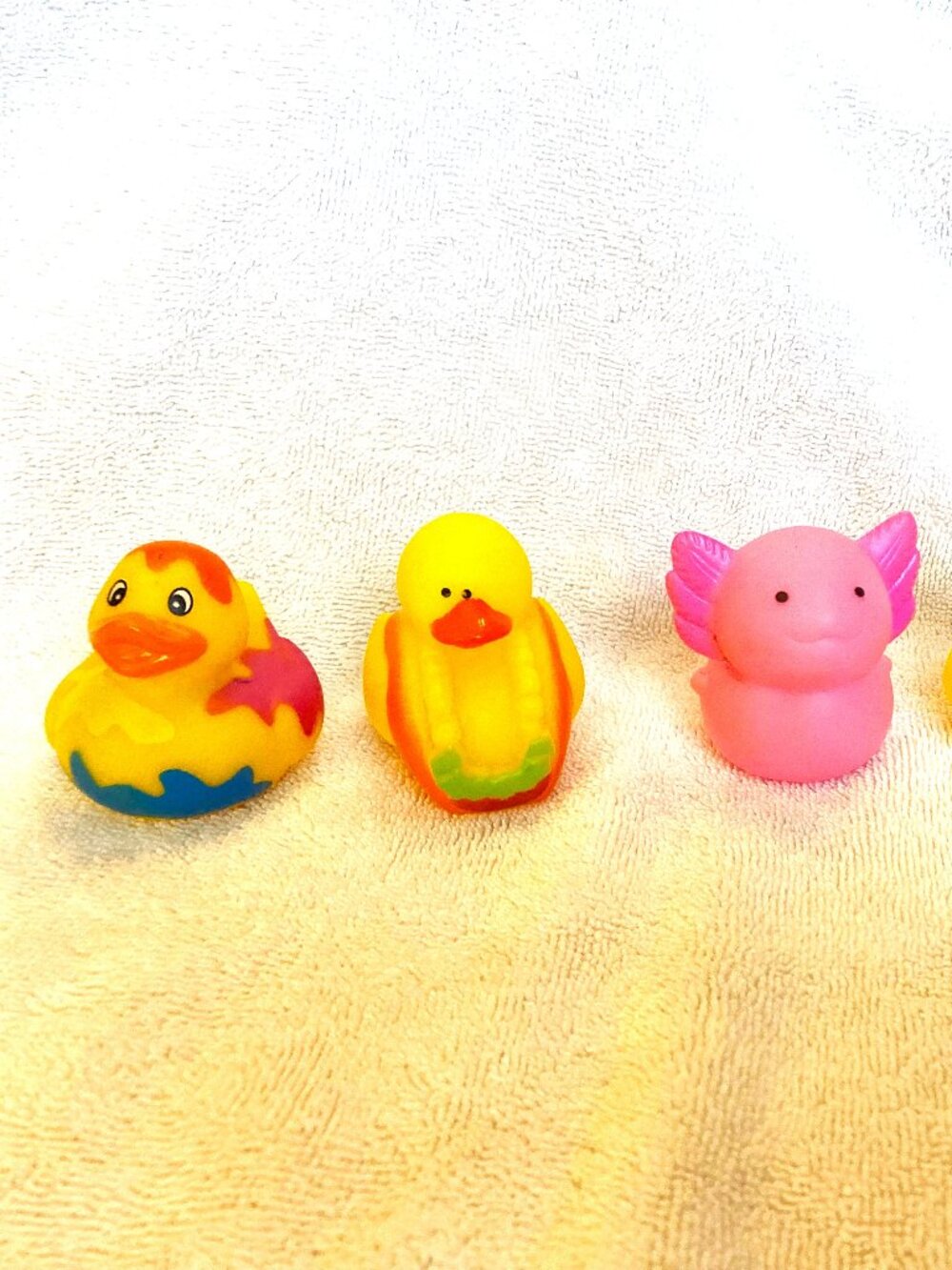 5 Plastic Unique Ducks, Queen, Tie Dye, Hawaiian and 2 more Ducks for Jeeps